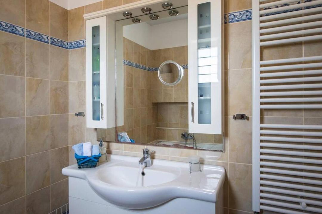 Photo of Bathroom in Aliki
