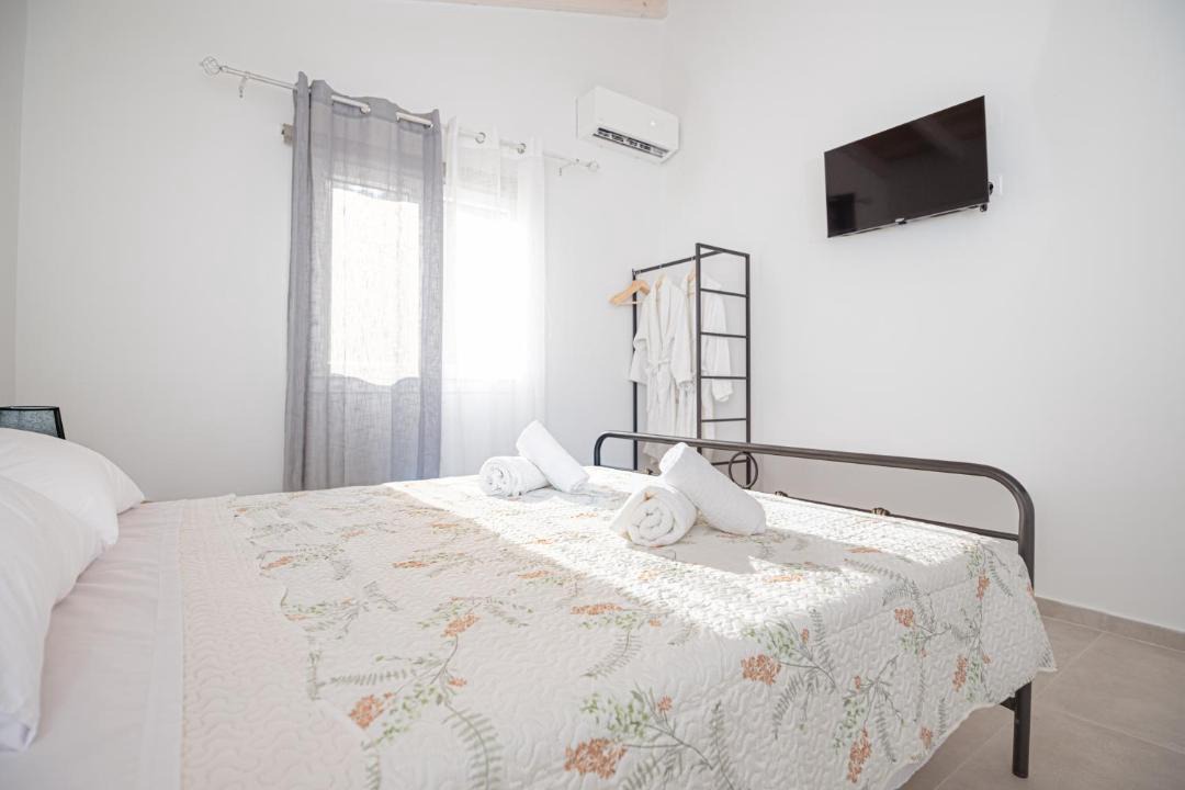 Photo of Bedroom in Liapades