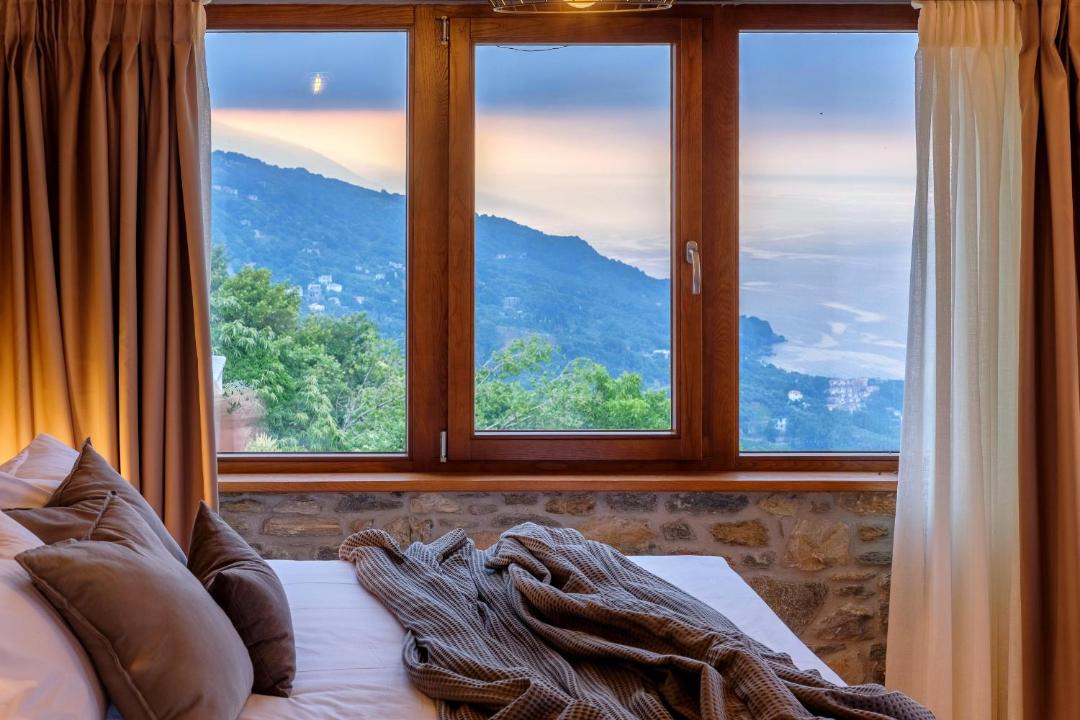 Photo of Bedroom in Mouresi
