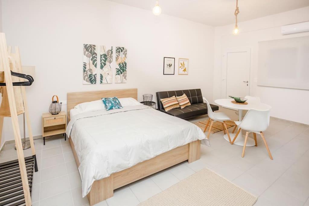 Photo of Bedroom in Analipsi