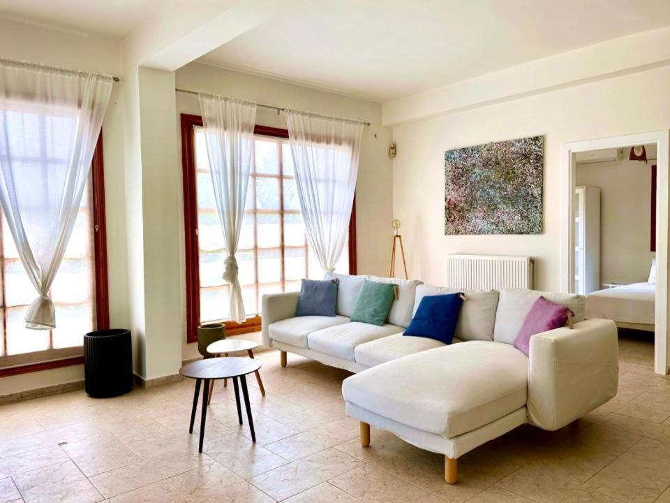 Photo of Livingroom in Lavreotiki