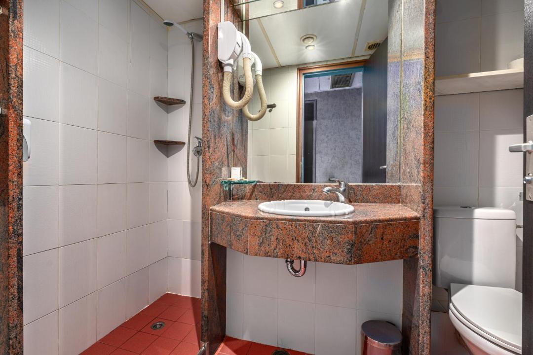 Photo of Bathroom in Skaramangas