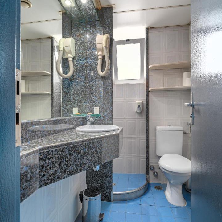 Photo of Bathroom in Skaramangas