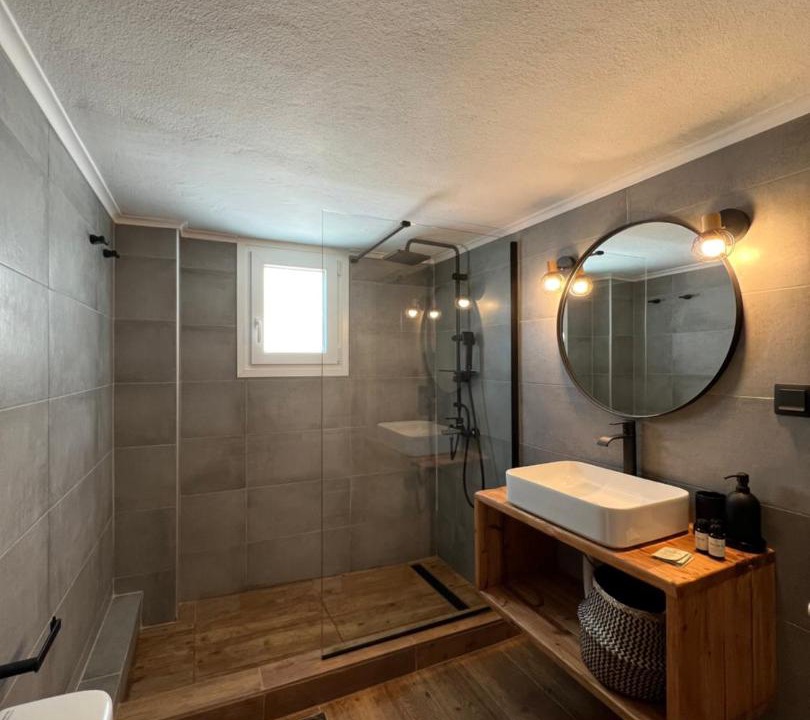Photo of Bathroom in Neoi Epivates