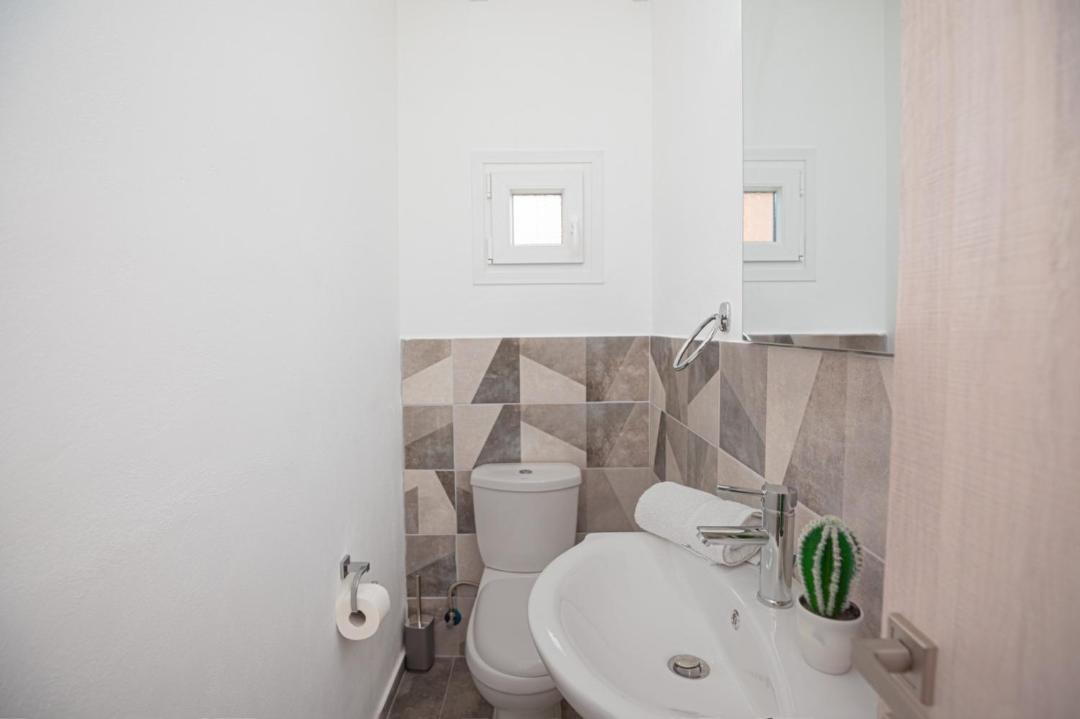 Photo of Bathroom in Liapades