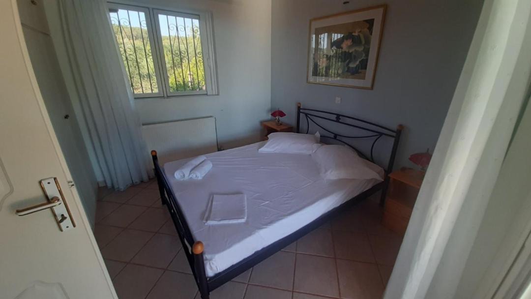 Photo of Bedroom in Flampoura