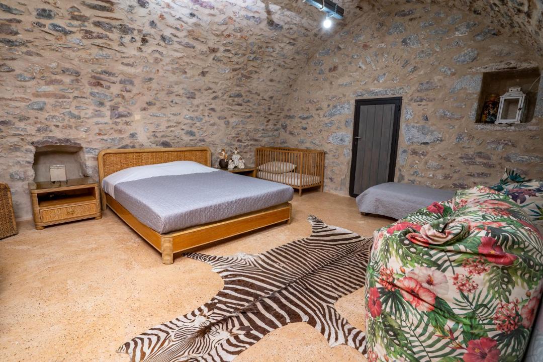 Photo of Others in Omales