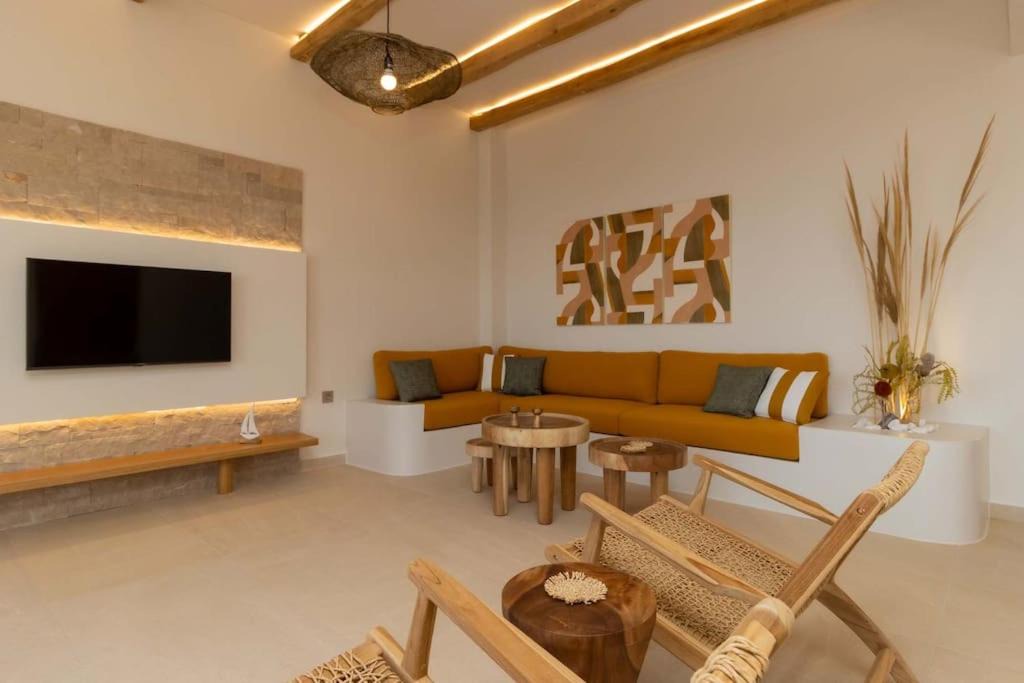 Photo of Livingroom in Marathopoli