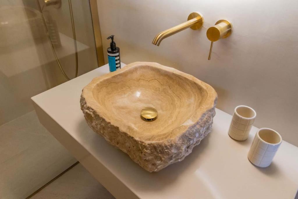 Photo of Bathroom in Marathopoli