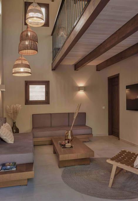 Photo of Livingroom in Pemonia