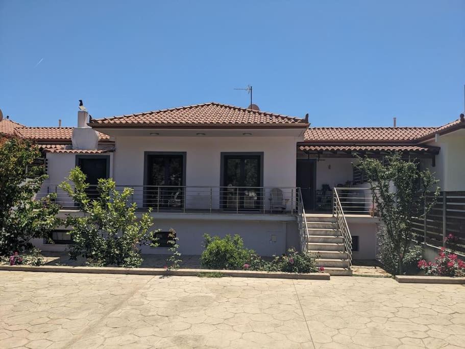 Photo of Others in Isthmia