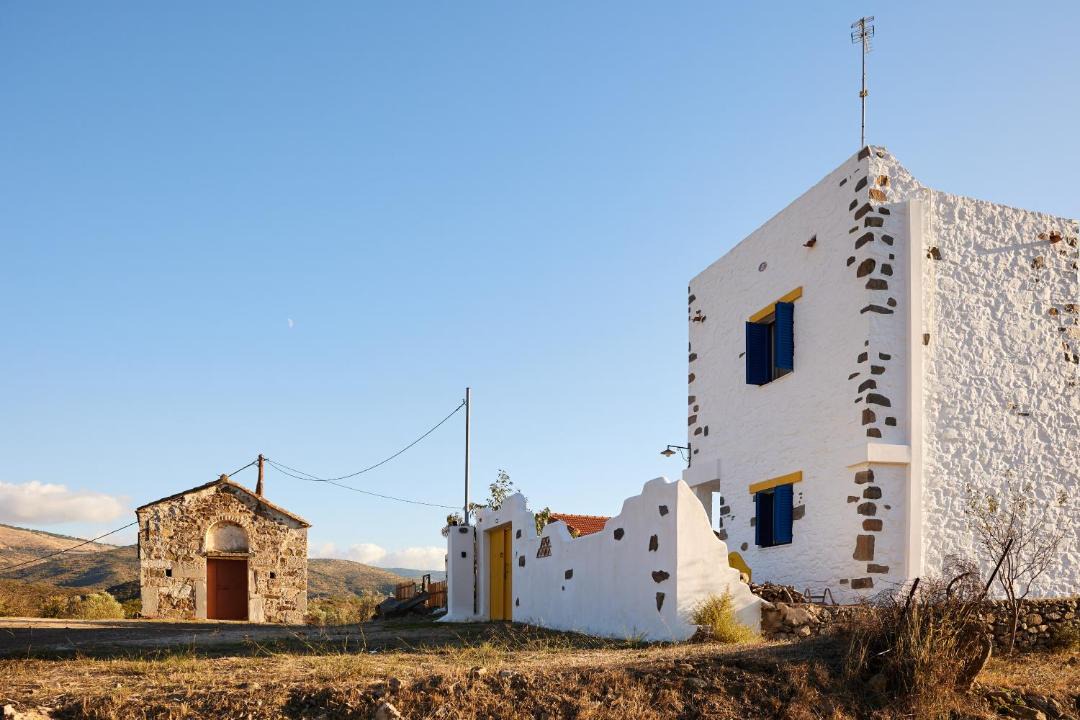 Photo of Buildings in Volissos
