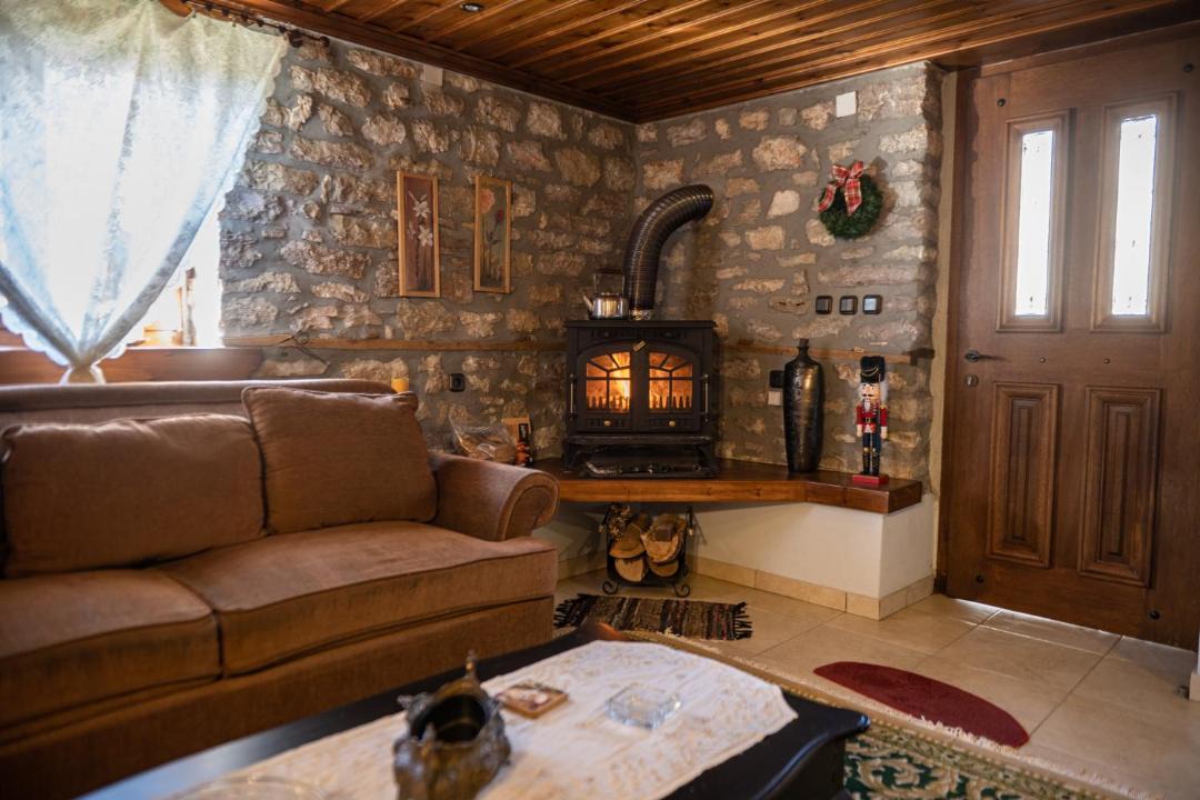 Photo of Livingroom in Karpenisi