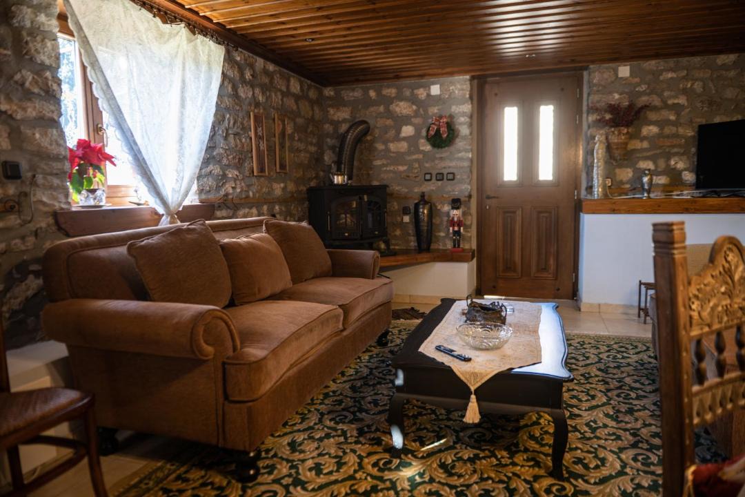 Photo of Livingroom in Karpenisi