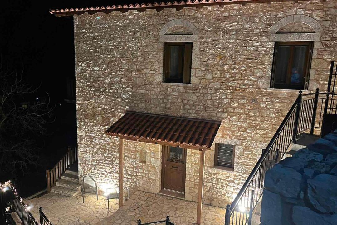 Photo of Buildings in Valtesiniko