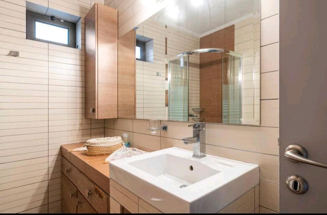 Photo of Bathroom in Megalopolis