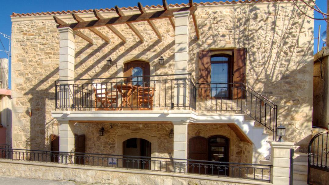 Photo of Buildings in Damavolos