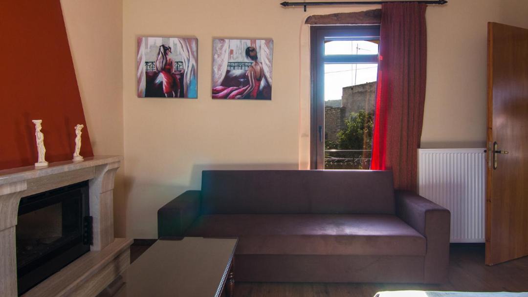 Photo of Livingroom in Damavolos