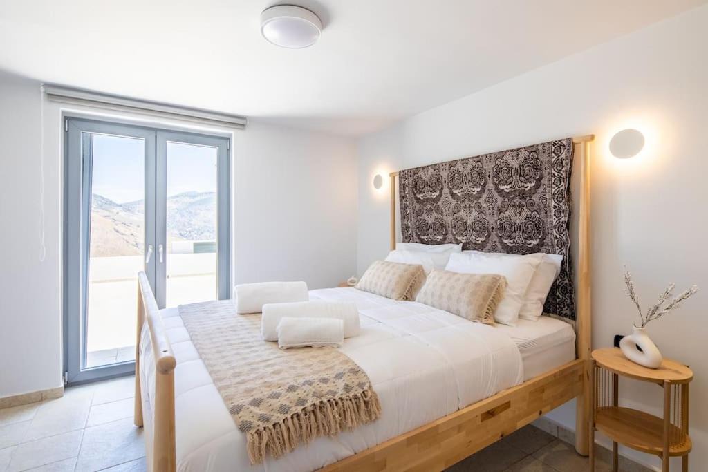 Photo of Others in Pisses