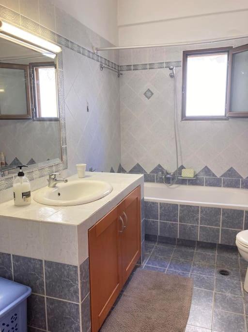 Photo of Bathroom in Menidion