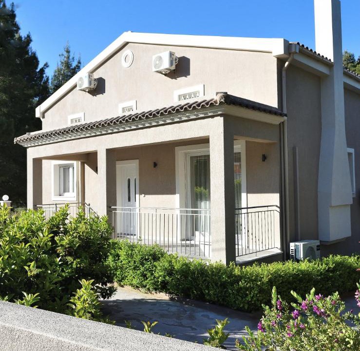 Photo of Buildings in Razata