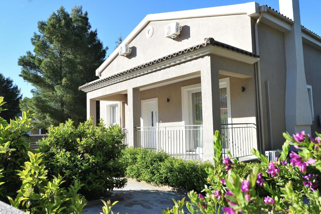 Photo of Buildings in Razata
