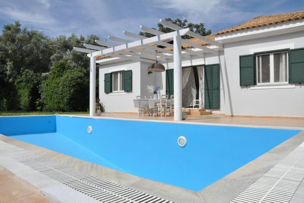 Photo of Outdoor in Apolpaina
