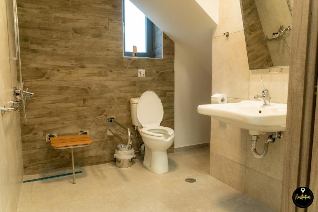 Photo of Bathroom in Avgonyma