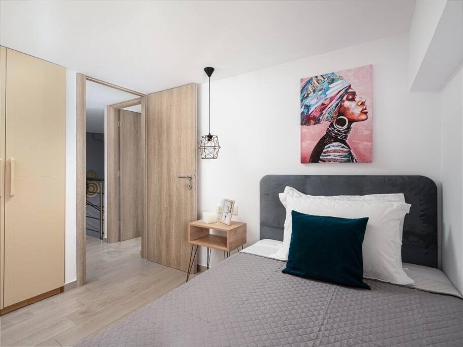 Photo of Bedroom in Gournai