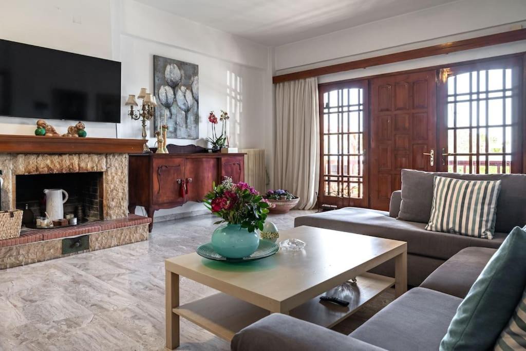Photo of Livingroom in Kato Diminio