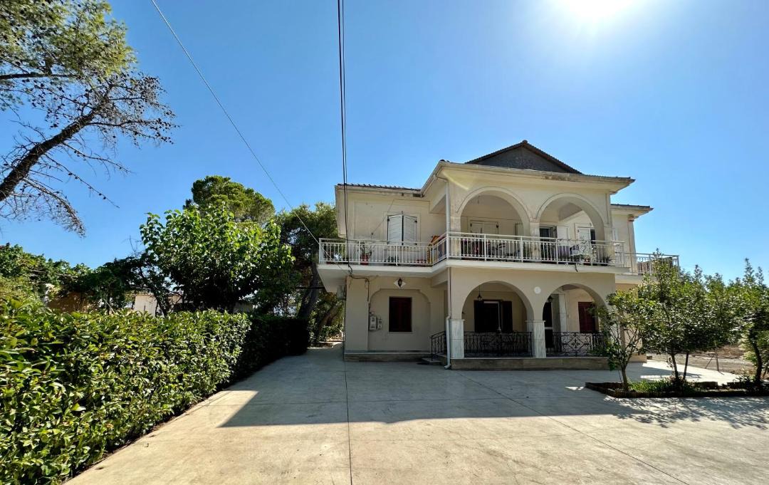 Photo of Buildings in Neromilos