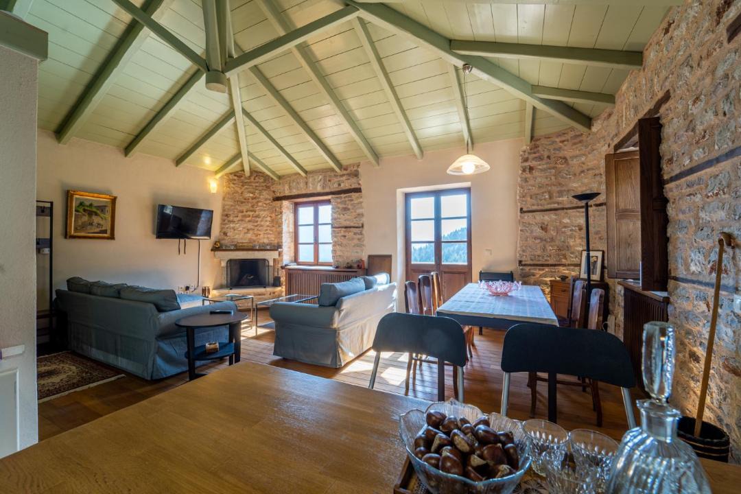Photo of Livingroom in Karpenisi