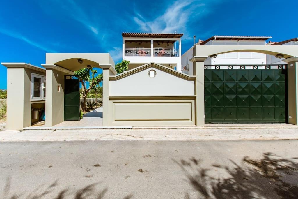 Photo of Buildings in Korfalonas