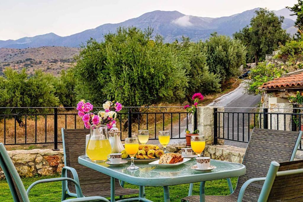 Photo of Patio Balcony in Pemonia