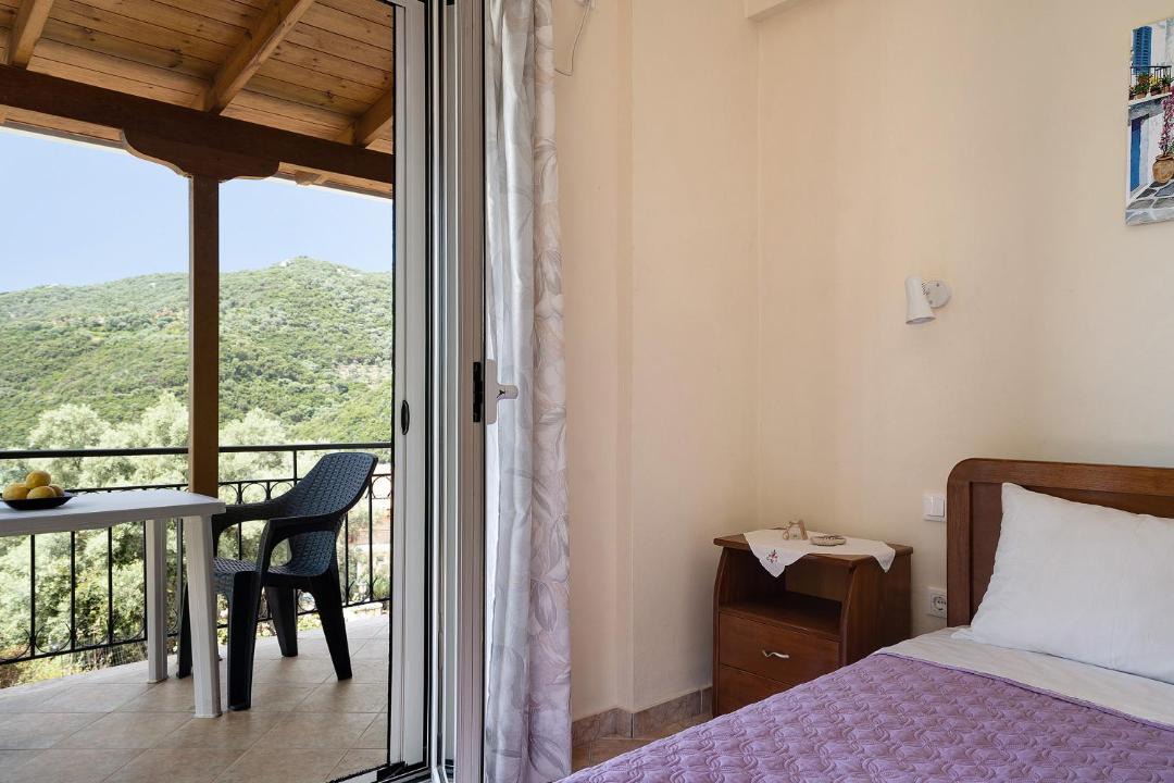 Photo of Bedroom in Mikros Gialos