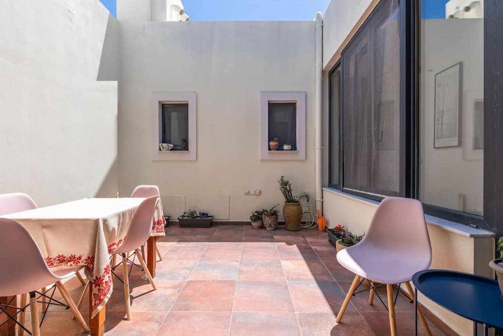 Photo of Patio Balcony in Gournai