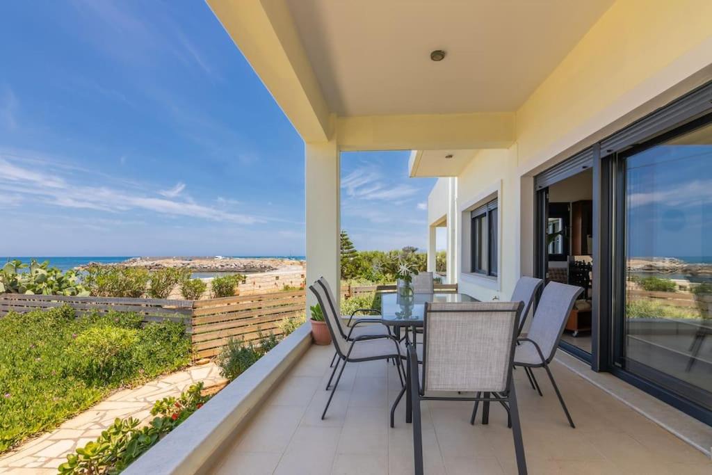 Photo of Patio Balcony in Gournai