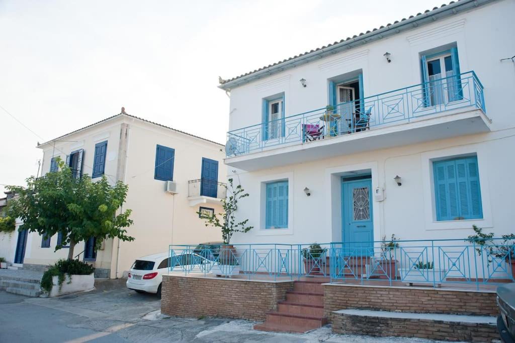 Photo of Buildings in Galaxidi
