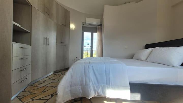 Photo of Bedroom in Aigialeia