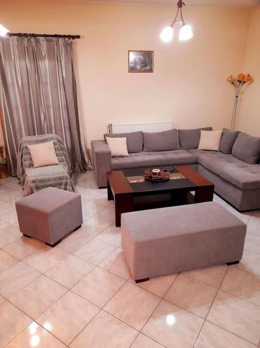 Photo of Livingroom in Mavromati