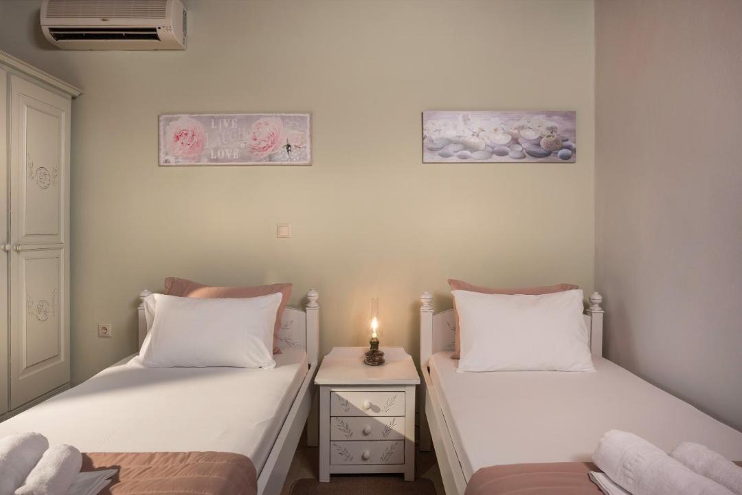 Photo of Bedroom in Embrosneros