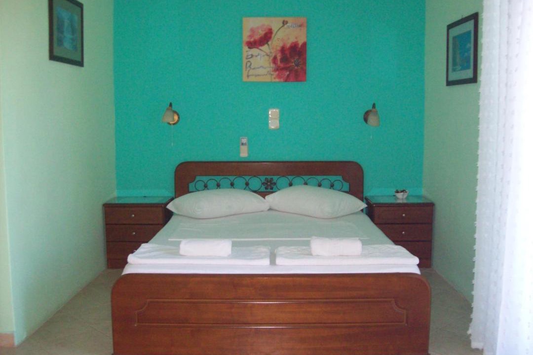 Photo of Bedroom in Frourion