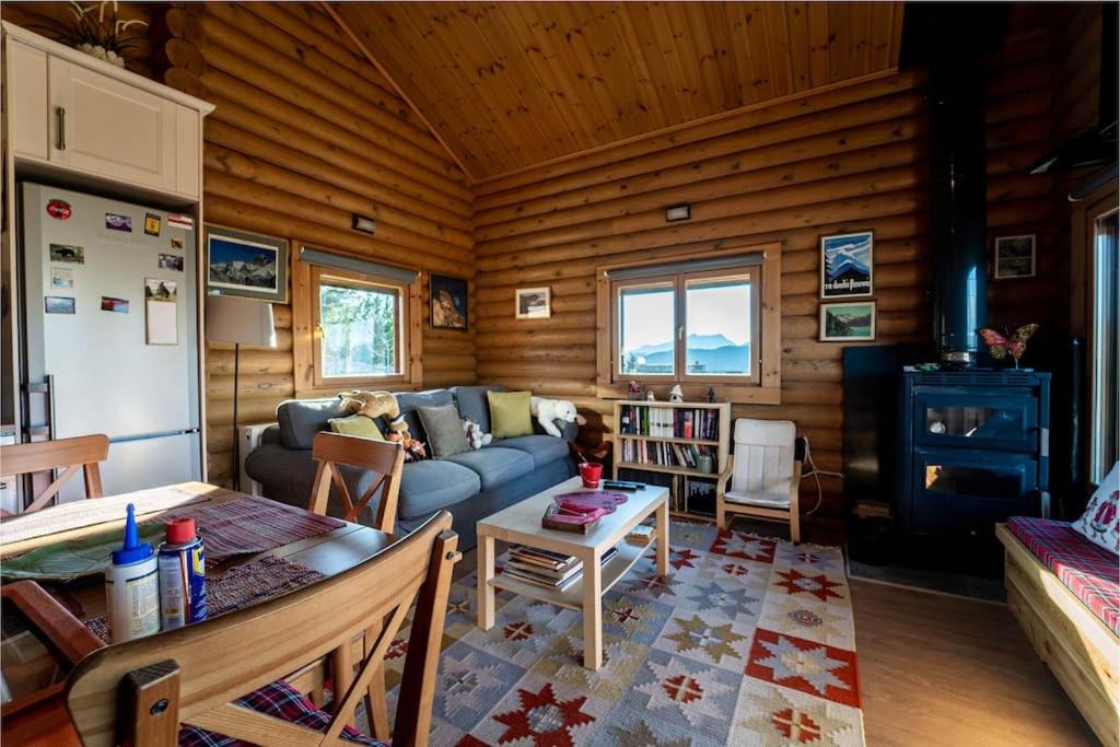 Photo of Livingroom in Karpenisi