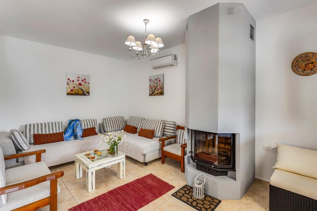 Photo of Livingroom in Chromonastiri