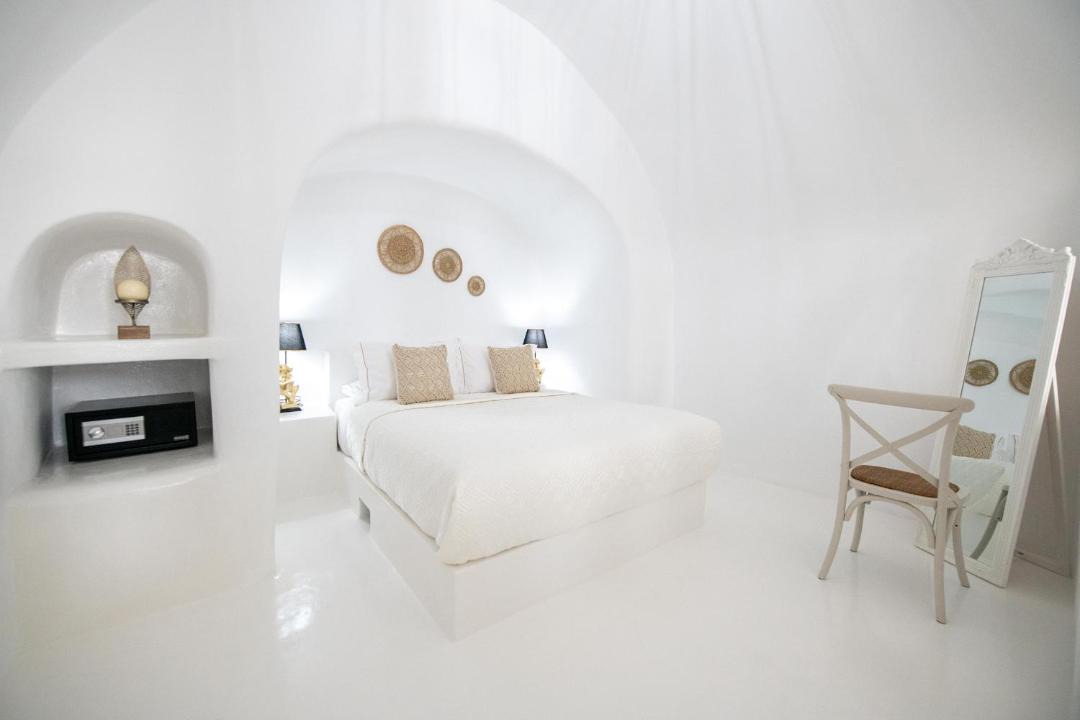 Photo of Bedroom in Oia