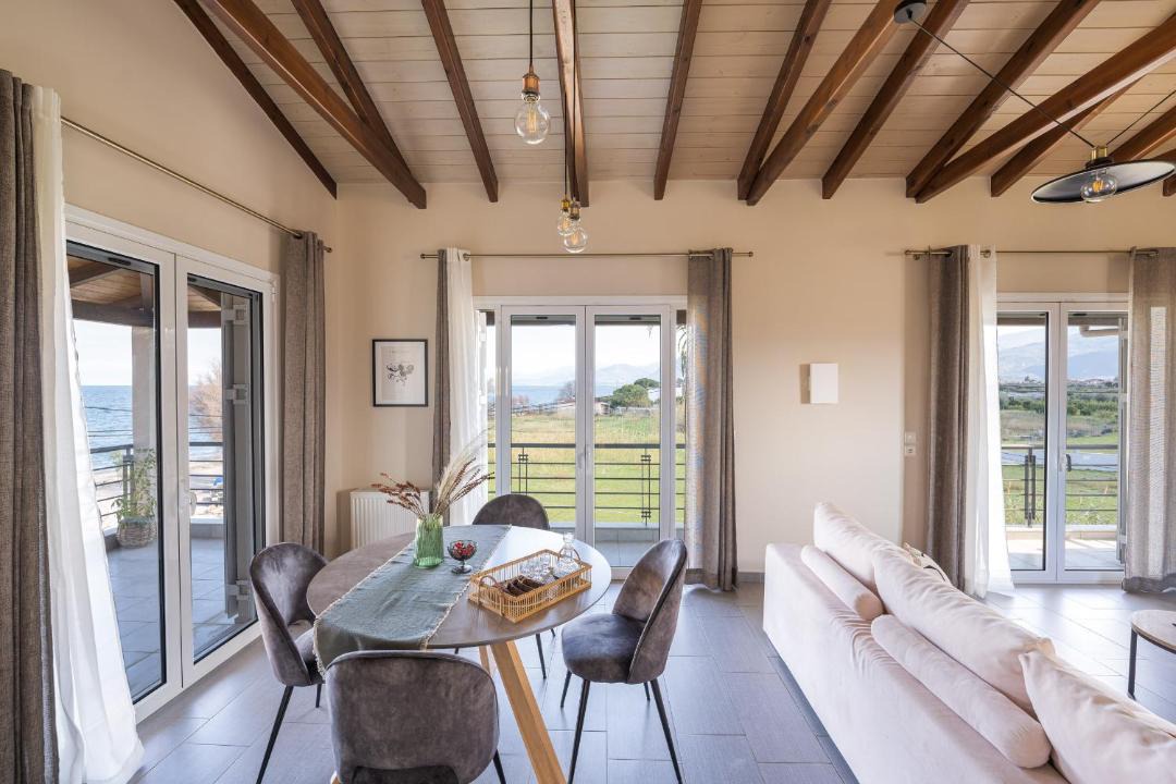 Photo of Livingroom in Aigialeia