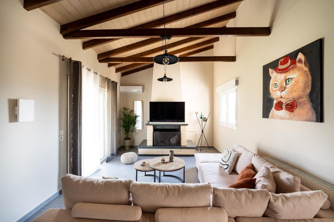 Photo of Livingroom in Aigialeia