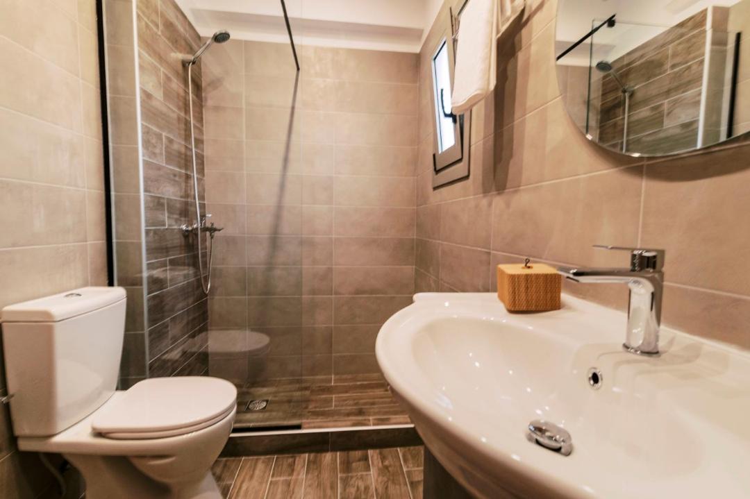 Photo of Bathroom in Petaloudes