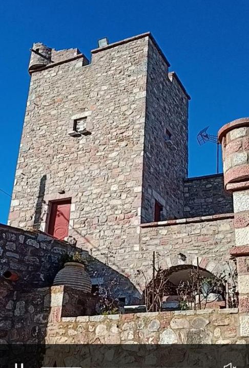 Photo of Buildings in Omales