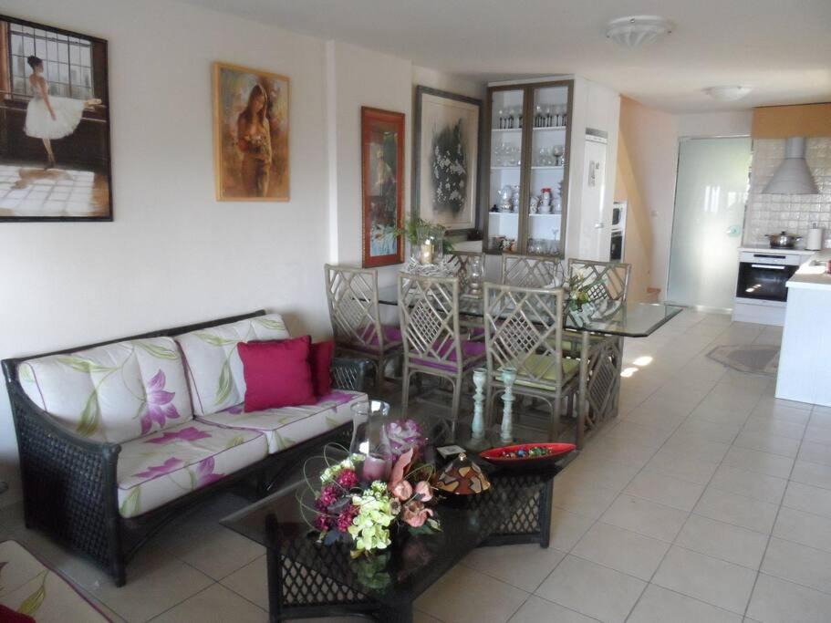 Photo of Livingroom in Kato Diminio